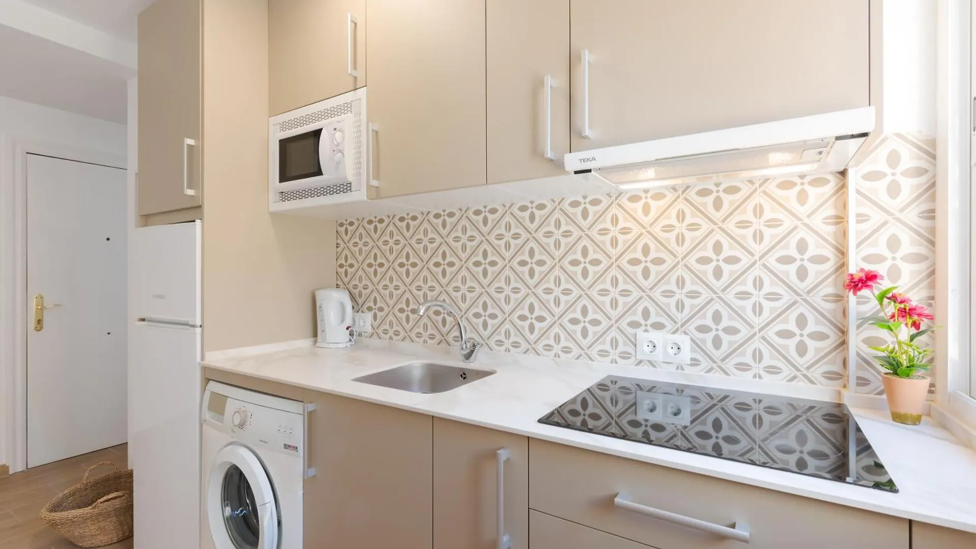 Wintowinrentals Frontline Beach Apartment In Rincon De La Victoria