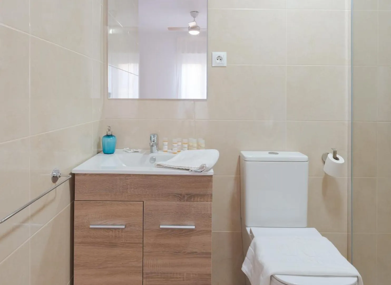 Wintowinrentals Frontline Beach Apartment In Rincon De La Victoria